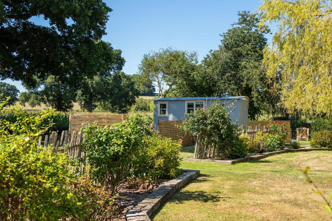 The Hideaway Hut - 1 Bed Shepherds Hut - Херфорд Екстериор снимка