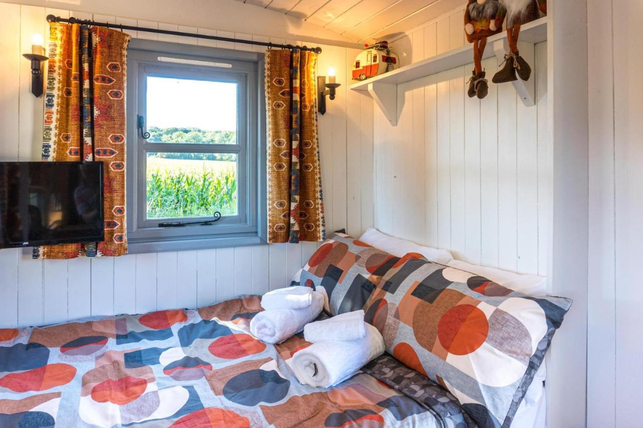 The Hideaway Hut - 1 Bed Shepherds Hut - Hereford Apartment Екстериор снимка