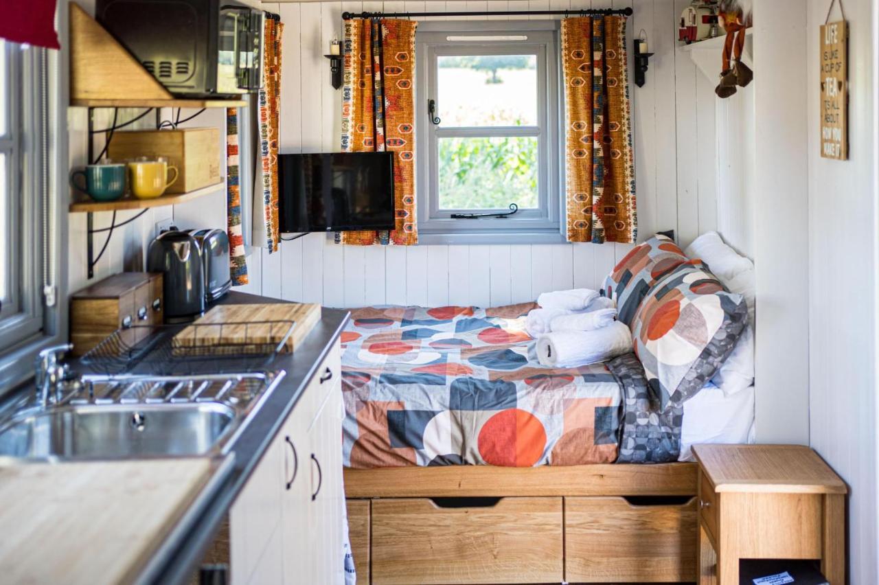 The Hideaway Hut - 1 Bed Shepherds Hut - Hereford Apartment Екстериор снимка